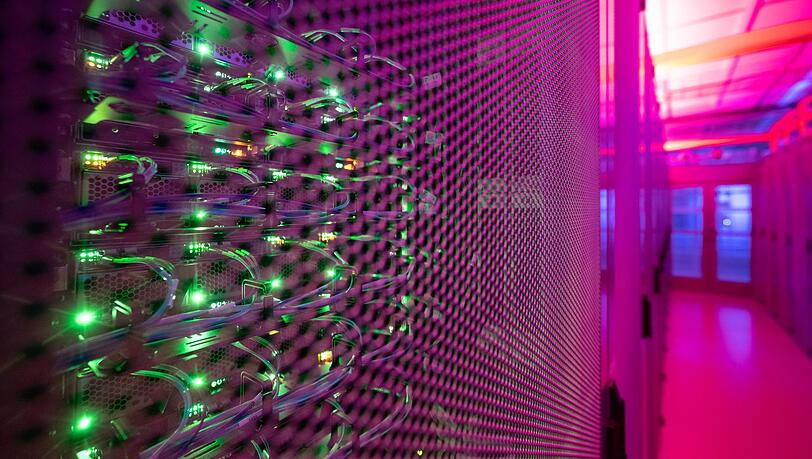 Die Bevölkerung in Deutschland steht dem weiteren Ausbau von Rechenzentren in der Bundesrepublik zunehmend kritisch gegenüber. (Archivbild) Die Bevölkerung in Deutschland steht dem weiteren Ausbau von Rechenzentren in der Bundesrepublik zunehmend kritisch gegenüber. (Archivbild)