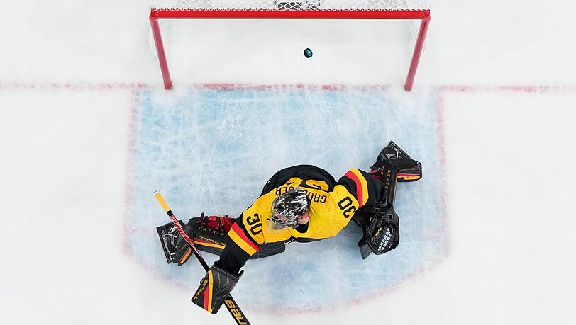 Gegen effiziente Letten kassierte NHL-Keeper Grubauer vier Gegentore