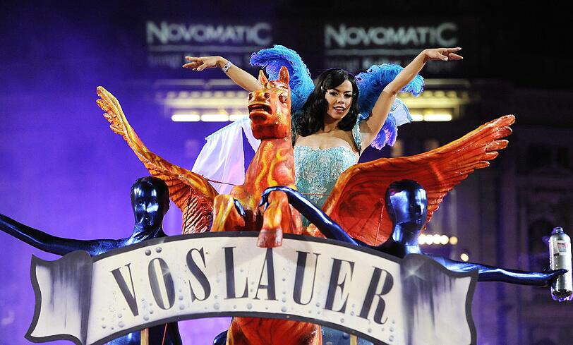Spektakuläre Bühnenshow für einen guten Zweck: Der Life Ball in Wien.