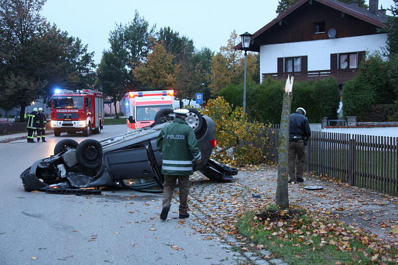 Bilder vom Unfall in Obertaufkirchen.