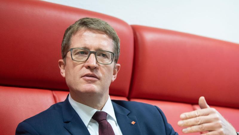 Bernd Hertweck, Vorstandsvorsitzender der Wüstenrot Bausparkasse AG: "Das baufinanzierungsgetriebene Neugeschäft der Bausparkassen ist Jahr für Jahr besser und wird auch 2018 zu einem guten Ergebnis kommen." Bernd Hertweck, Vorstandsvorsitzender der Wüstenrot Bausparkasse AG: "Das baufinanzierungsgetriebene Neugeschäft der Bausparkassen ist Jahr für Jahr besser und wird auch 2018 zu einem guten Ergebnis kommen."