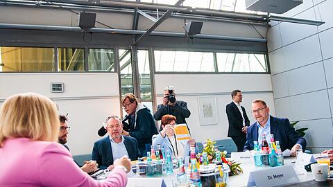 Die Unterhändler von Arbeitgebern und Gewerkschaften im öffentlichen Dienst treffen sich schon zum vierten Mal.