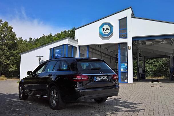 T&uuml;v S&uuml;d hat bayernweit Pr&uuml;fstellen. Das Unternehmen ist eine nicht b&ouml;rsennotierte Aktiengesellschaft.