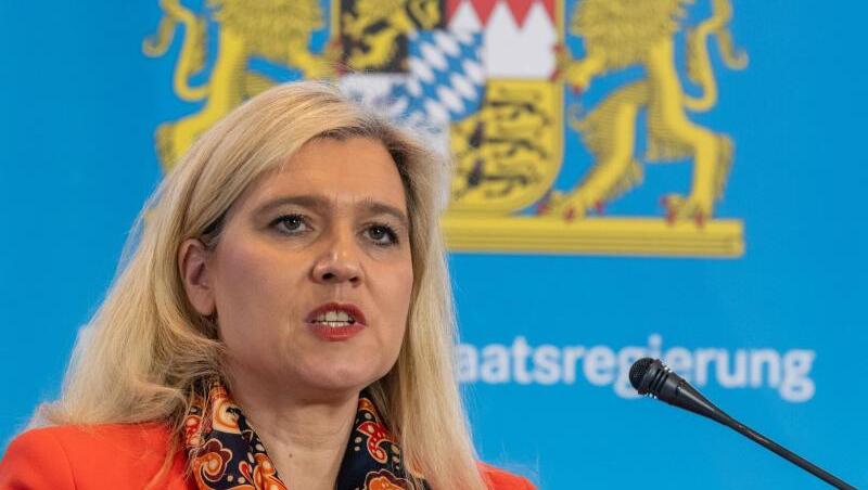 Die bayrische Gesundheitsministerin Melanie Huml (CSU). Foto: Peter Kneffel/dpa/Archivbild Die bayrische Gesundheitsministerin Melanie Huml (CSU). Foto: Peter Kneffel/dpa/Archivbild