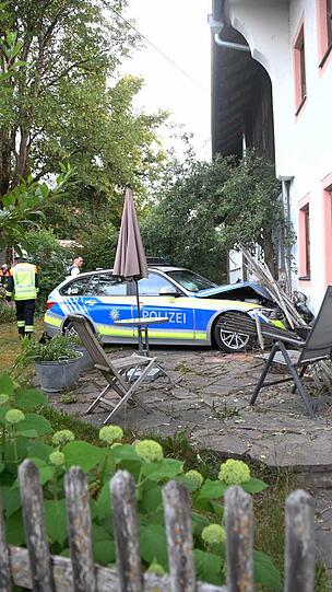 ... der Streifenwagen aber wird so schnell zu keinem Einsatz mehr ausrücken.