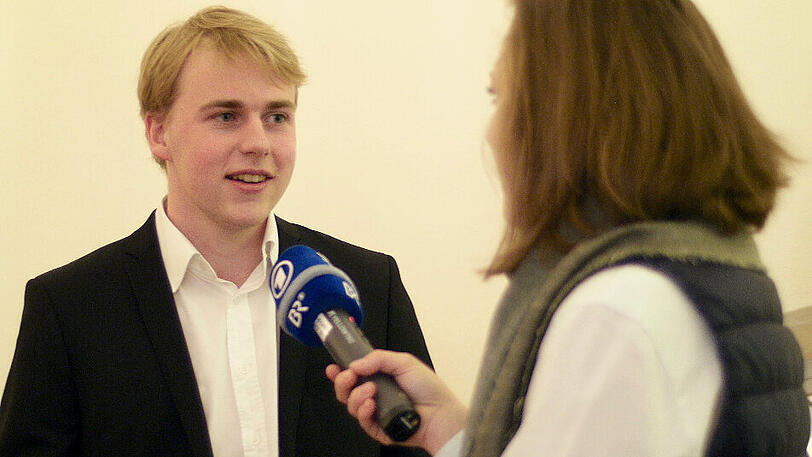 Gab selbst schon Interviews: Nun will Alex Journalist werden.