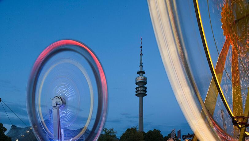 Noch mehr Lichter gibt es heute im Olympiapark. Noch mehr Lichter gibt es heute im Olympiapark.
