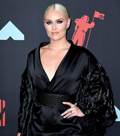 Dieses Jahr durfte sich Lindsey Vonn über eine Einladung des Baulöwen Richard Lugner zum Wiener Opernball freuen. Die schöne Profi-Sportlerin hat ihre Teilnahme an dem gesellschaftlichen Event allerdings via Twitter abgesagt.