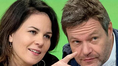 Annalena Baerbock und Robert Habeck wollen die K-Frage zunächst untereinander klären.
