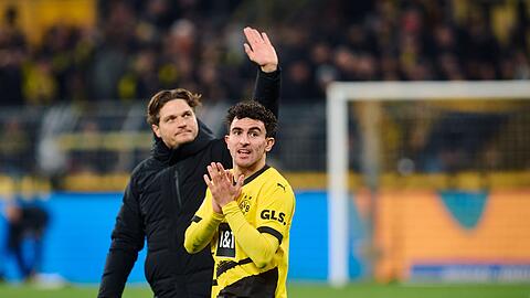 Erstmals nach seiner folgenschweren Knieverletzung Anfang Mai 2021 beim Pokal-Halbfinale gegen Kiel kam Mateu Morey (vorne) in einem Pflichtspiel wieder zum Einsatz.