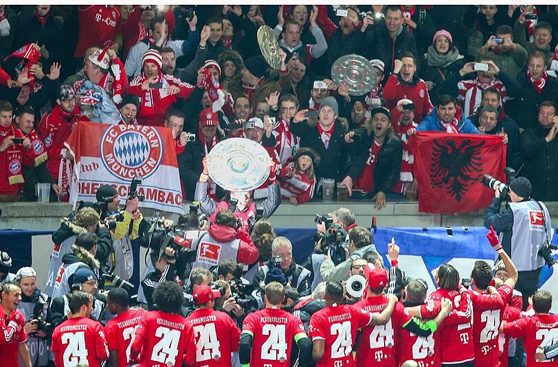 Die Bayern feiern im Berliner Olympiastadion den Meistertitel - die Bilder.