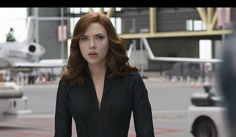 Der Rolle der Black Widow in "The First Avenger: Civil War" verdankt Scarlett Johansson den Löwenanteil ihres guten Ergebnisses. Aber sie wirkte 2016 auch in populären Filmen wie "Hail, Caesar!" mit.