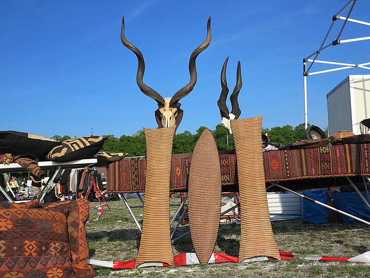 Kram und Kurioses: So sah es am Freitag auf der Theresienwiese aus.