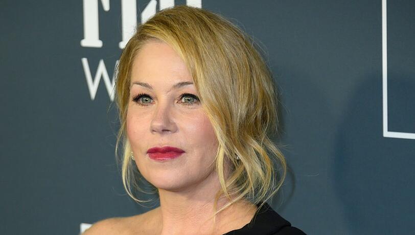 Christina Applegate geht heute offener mit ihrer Krankheitsgeschichte um als noch 2008. Christina Applegate geht heute offener mit ihrer Krankheitsgeschichte um als noch 2008.