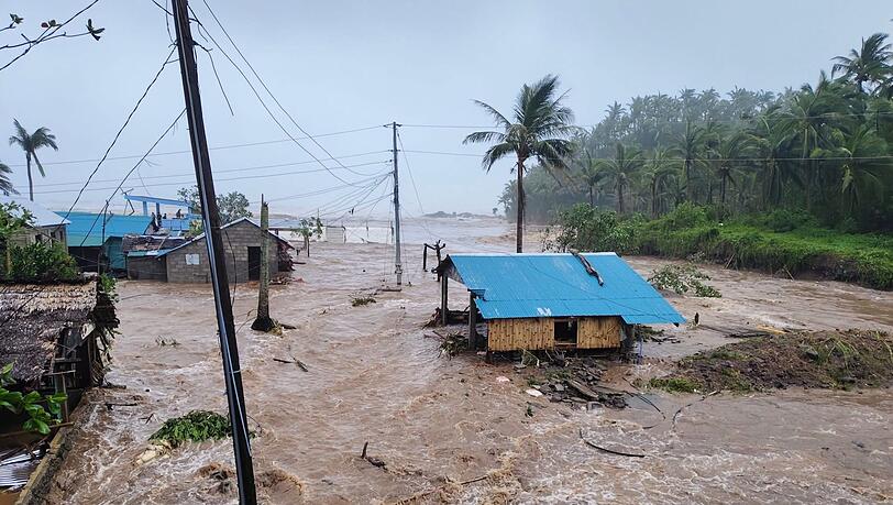 "Fung-Wong" löste teilweise schwere Überflutungen aus.