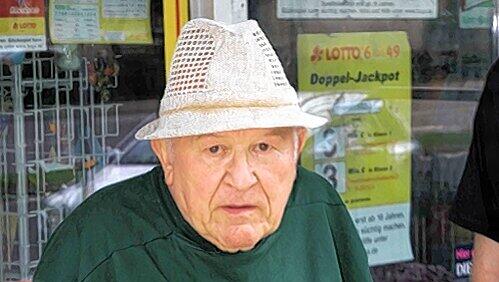 Der Mann der Ermordeten: Horst Hoose (76) ist erleichtert, dass der mutmaßliche Mörder seiner Frau gefasst ist. Der Mann der Ermordeten: Horst Hoose (76) ist erleichtert, dass der mutmaßliche Mörder seiner Frau gefasst ist.