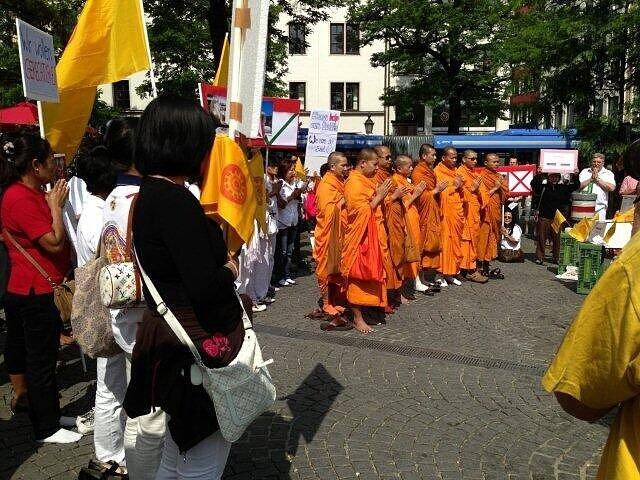 Buddhisten in aller Welt sind empört.