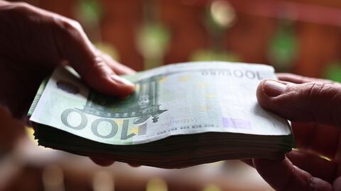 Muss der Staat zu viel an die Rentenkasse geben? (Symbolbild)