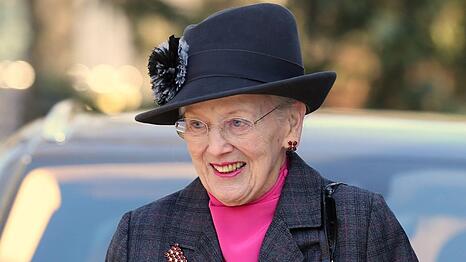 K&ouml;nigin Margrethe II. &uuml;bergab am 14. Januar 2024 den Thron an Sohn Frederik. Seitdem musste sie krankheitsbedingt immer wieder Pausen einlegen.