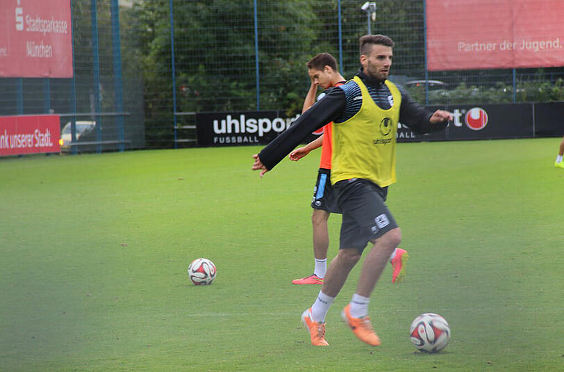 Valdet Rama ist seit Freitag ein Löwe. Die Bilder von seinem ersten Training bei TSV 1860 München.