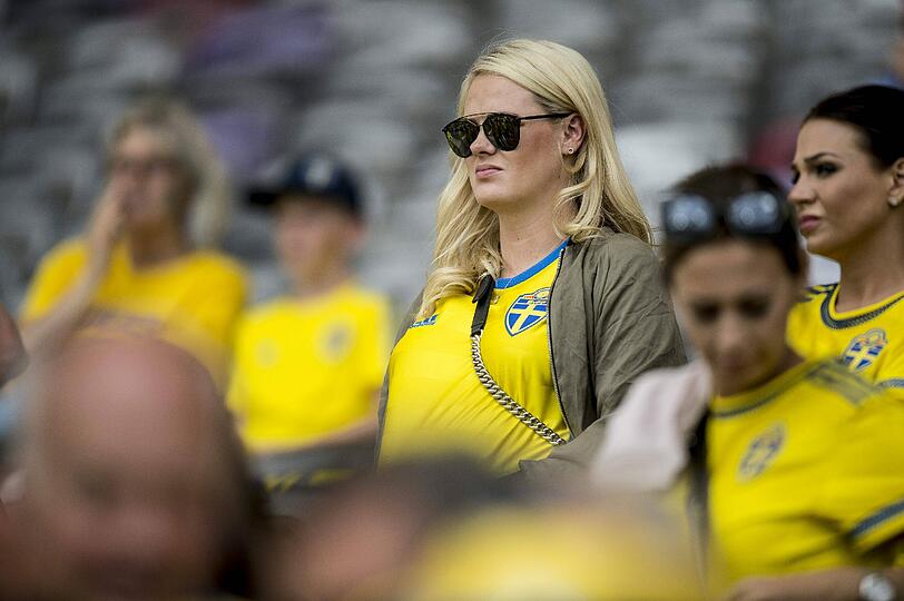 Das war nix: John Guidettis (Schweden) Freundin Sanna Dahlström beim 0:1 gegen Italien in Toulouse.
