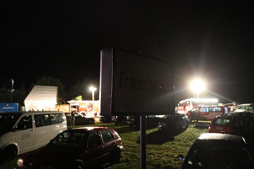 Das schwere Unwetter forderte bei einem Österreichischen Feuerwehr-Fest zwei Todesopfer. Die Bilder vom Unglücksort.