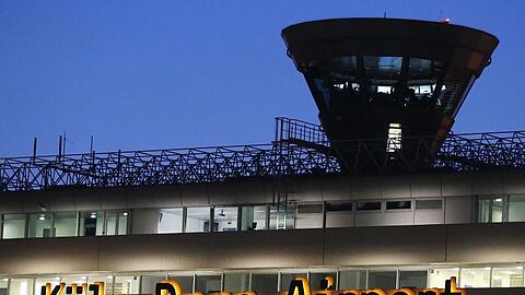 Der Flughafen Köln-Bonn. Allein im vergangenen Jahr hat die Zweiteilung der Regierung mehr als acht Millionen Euro gekostet.