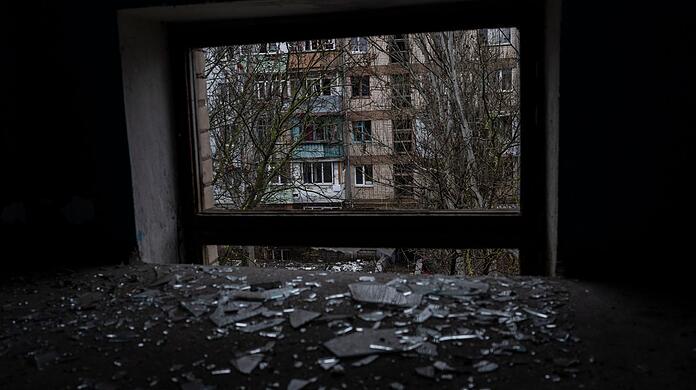 Ein während eines russischen Angriffs zerstörtes Gebäude in Cherson.