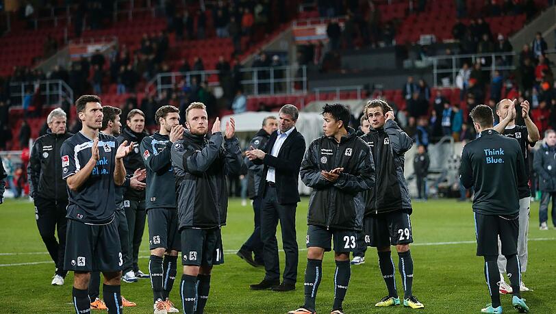 Die Löwen zu schlecht für den Aufstiegskampf? Jedenfalls behauptet das Heribert Bruchhagen. Die Löwen zu schlecht für den Aufstiegskampf? Jedenfalls behauptet das Heribert Bruchhagen.