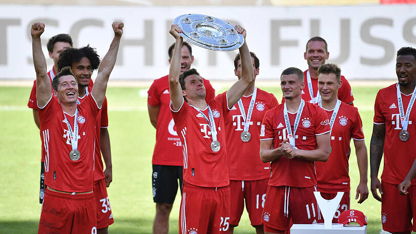 Konnte die Meisterschale abermals in die Höhe recken: Bayern-Star Thomas Müller.