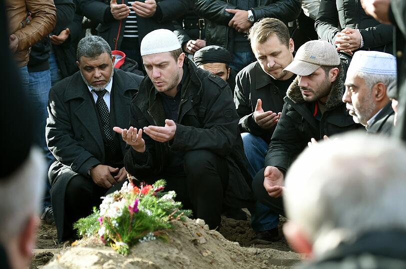 Am Donnerstag wurde der kleine Mohamed (4) beigesetzt. Die Bilder der Beerdigung.