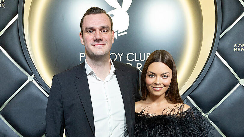Cooper und Scarlett Hefner sind nun Eltern.
