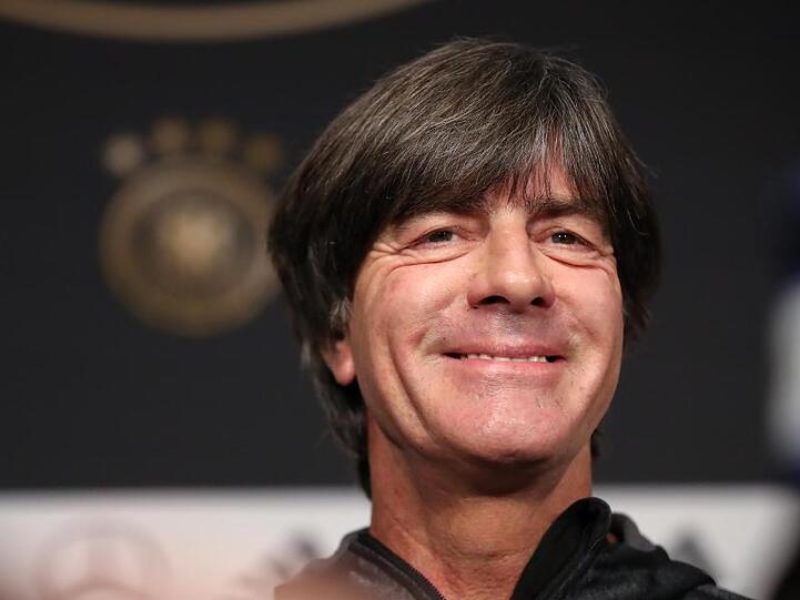 Bundestrainer Joachim &bdquo;Jogi&ldquo; Löw spricht bei einer Pressekonferenz. Foto: Jan Woitas