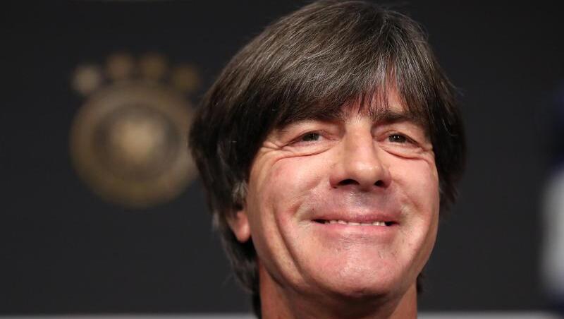 Bundestrainer Joachim „Jogi“ Löw spricht bei einer Pressekonferenz. Foto: Jan Woitas Bundestrainer Joachim „Jogi“ Löw spricht bei einer Pressekonferenz. Foto: Jan Woitas