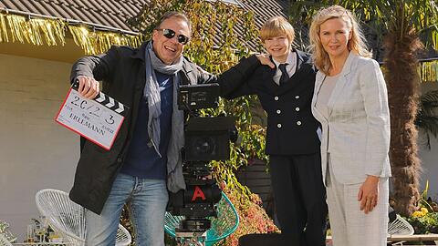 Johannes Erlemann (l.) mit Johannes-Darsteller Cecilio Andresen und Produzentin Veronica Ferres.