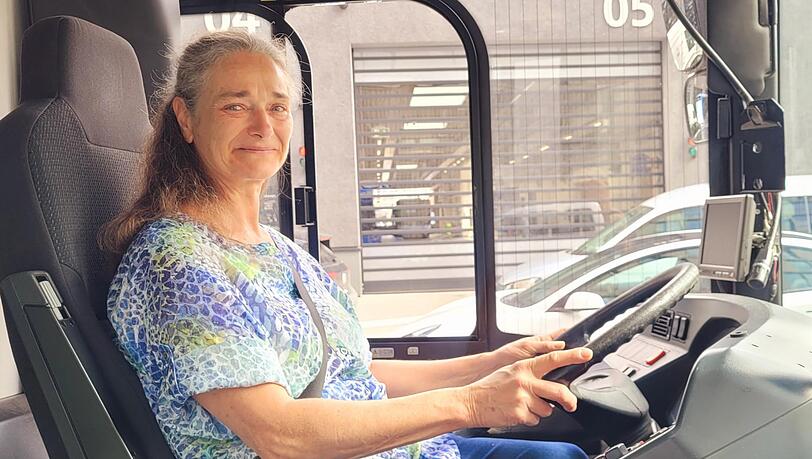 Sonja Schambach war früher Krankenschwester. Jetzt will sie für die MVG in München Busfahrerin werden. Sonja Schambach war früher Krankenschwester. Jetzt will sie für die MVG in München Busfahrerin werden.