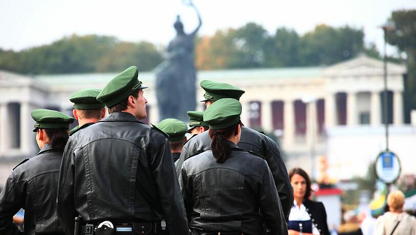 Und wie immer ist die Wiesn-Zeit besonders für die Polizei nicht ganz Stress-frei. Und wie immer ist die Wiesn-Zeit besonders für die Polizei nicht ganz Stress-frei.