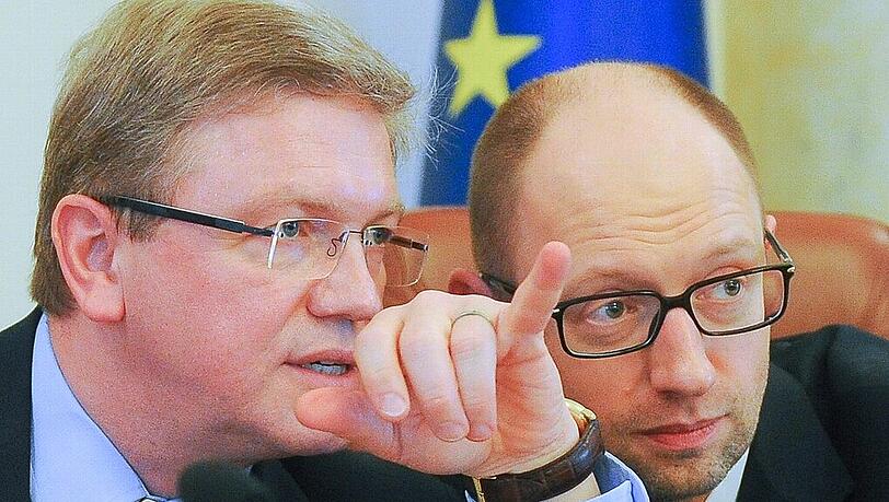 EU-Erweiterungskommissar Stefan Füle und Arseni Jazenjuk, Regierungschef der Ukraine. EU-Erweiterungskommissar Stefan Füle und Arseni Jazenjuk, Regierungschef der Ukraine.