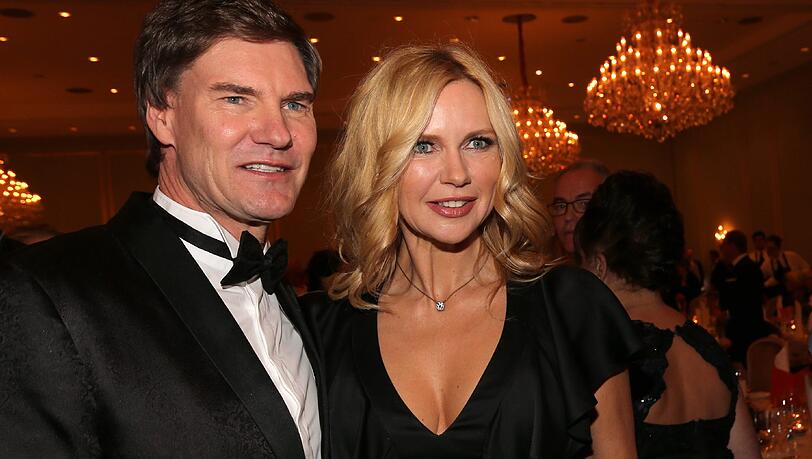 Carsten Maschmeyer und Veronica Ferres sind seit 2014 verheiratet. Carsten Maschmeyer und Veronica Ferres sind seit 2014 verheiratet.