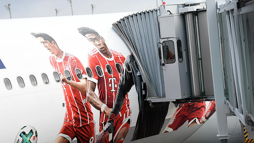 Mit diesem speziellen FCB-Flugzeug ging es um 10:45 Uhr in Richtung Doha.