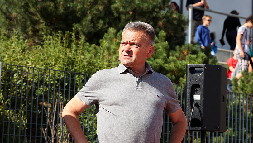 Stolz, dass Unterhaching auch einen Teil des Trainerteams stellt: Pr&auml;sident Manni Schwabl.