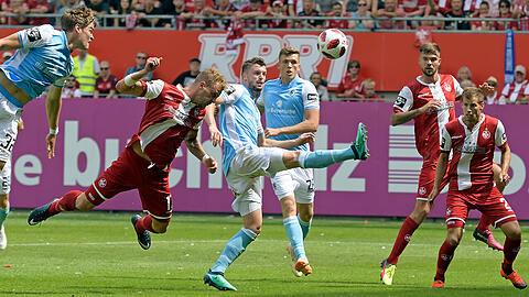 Pleite im Hinspiel: Mit 0:1 verliert der TSV 1860 den Saisonauftakt auf dem Betzenberg gegen Kaiserslautern.
