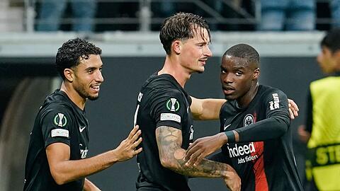 Die Frankfurter Eintracht hat den FC Aberdeen 2:1 geschlagen.