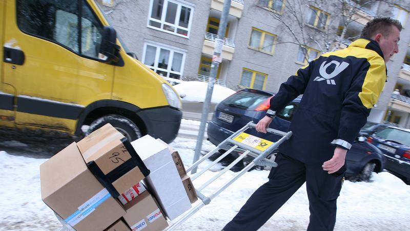 Knochenjob im Kalten: Ist das ein Trinkgeld zu Weihnachten wert? Knochenjob im Kalten: Ist das ein Trinkgeld zu Weihnachten wert?