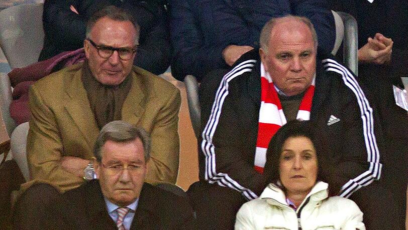 Uli Hoeneß neben Karheinz Rummenigge. Uli Hoeneß neben Karheinz Rummenigge.