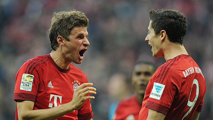 So sieht Freude aus. Bayerns Torgaranten Thomas Müller (l.) und Robert Lewandowski zündeten am Sonntag das Torfeuerwerk gegen den BVB. So sieht Freude aus. Bayerns Torgaranten Thomas Müller (l.) und Robert Lewandowski zündeten am Sonntag das Torfeuerwerk gegen den BVB.