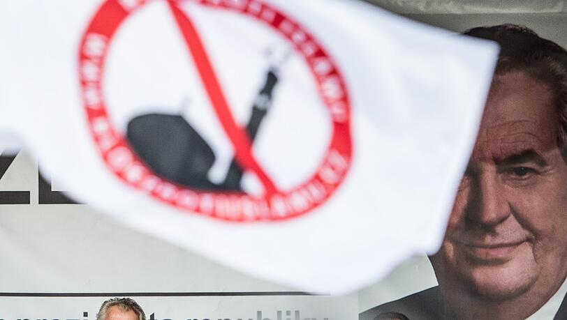 Der tschechische Präsident Milos Zeman hat als Hauptredner einer islamfeindlichen Demonstration für Empörung gesorgt. Der tschechische Präsident Milos Zeman hat als Hauptredner einer islamfeindlichen Demonstration für Empörung gesorgt.