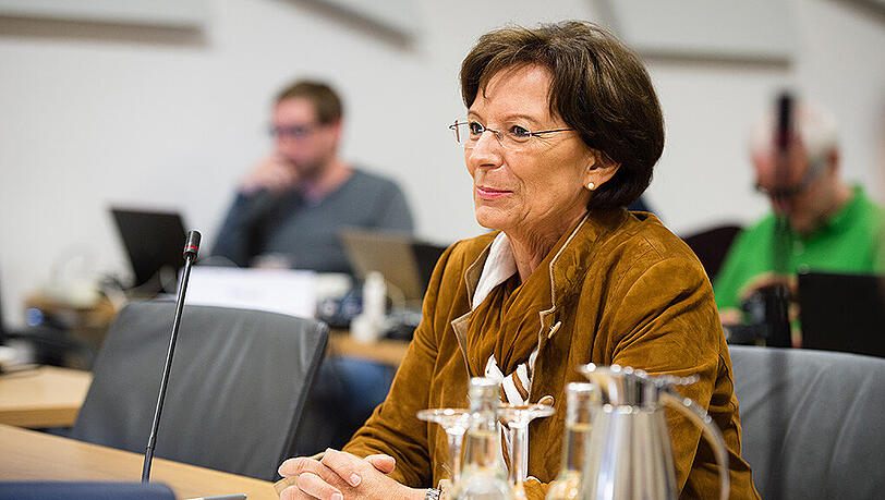 Sozialministerin Emilia Müller hat den Reformvorschlag erarbeitet. Sozialministerin Emilia Müller hat den Reformvorschlag erarbeitet.