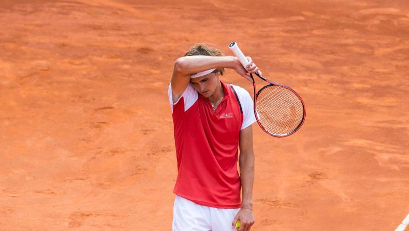 Trotz einer starken Aufholjagd verlor Zverev sein Halbfinale beim Heimturnier in Hamburg. Trotz einer starken Aufholjagd verlor Zverev sein Halbfinale beim Heimturnier in Hamburg.