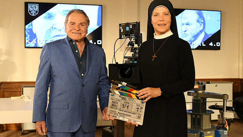 Fritz Wepper (Wolfgang Wöller) und Janina Hartwig (Schwester Hanna) stehen aktuell für die 20. Staffel der Serie "Um Himmels Willen" vor der Kamera.